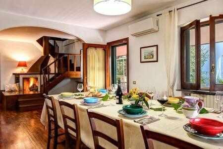 Gocce Villas - Villa De Flores Country Style Villa With Pool Massa Lubrense Bagian luar foto